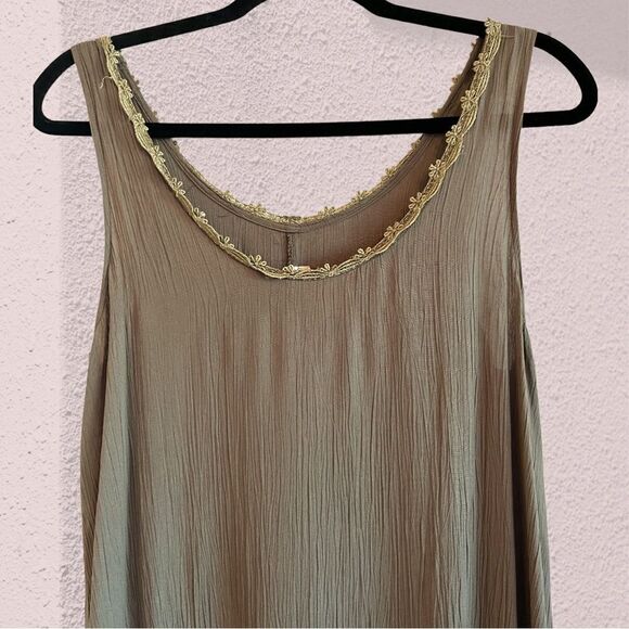 Vintage 70s/80s crinkle fabric sage green midi dress lace hem - Picture 6 of 10